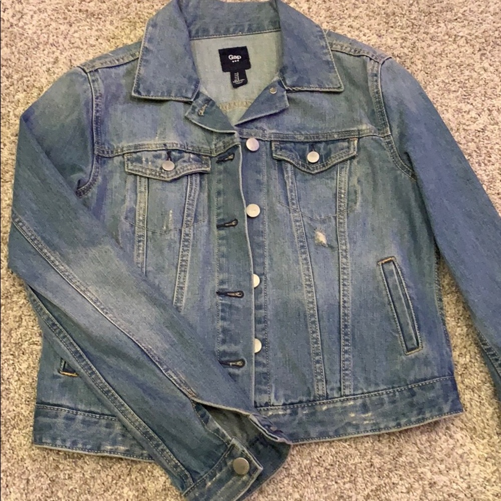 Gap* Women’s Soft Wear icon denim jacket